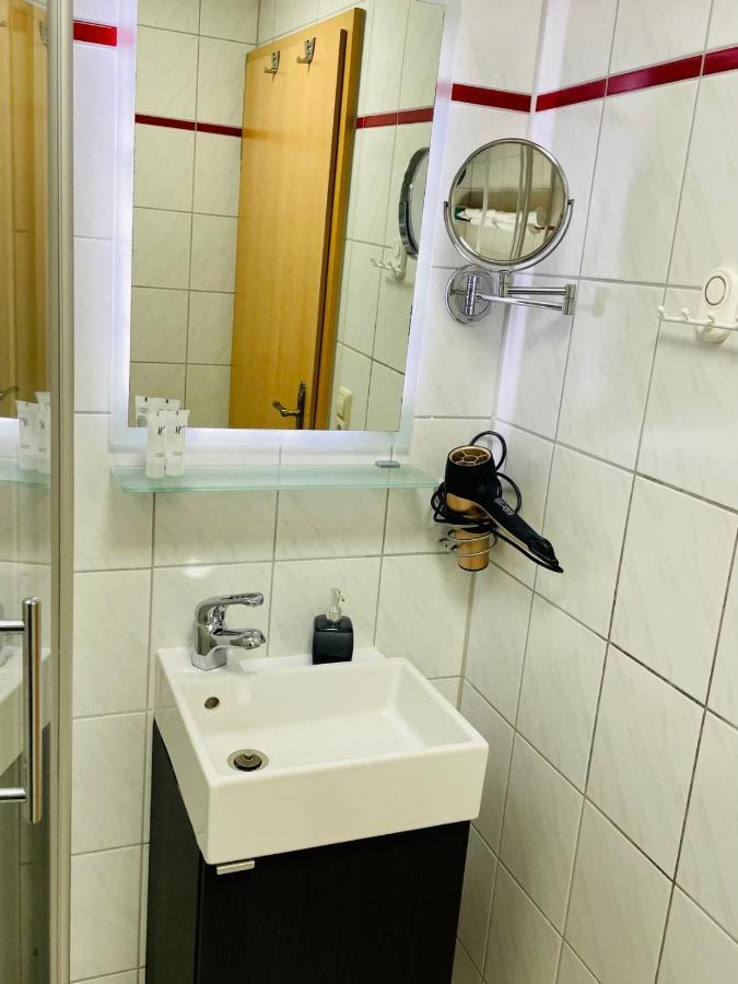 Gastehaus Gluck Wir Haben Immer Eintrittskarten Fur Den Europa-Park Fur Sie! Hotell Rust Eksteriør bilde